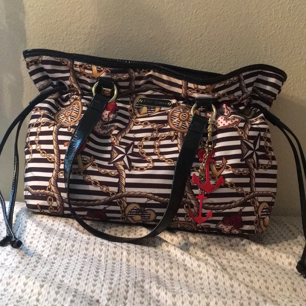 Anchor/Chain Sea Theme